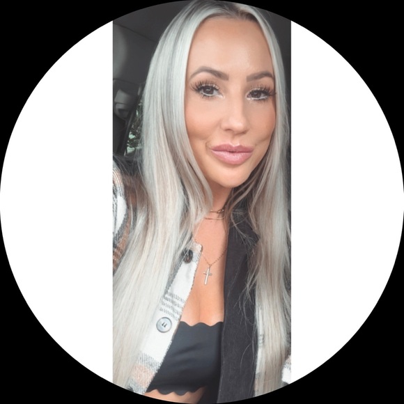 Meet your Posher, Lindsey - Picture 1 of 1